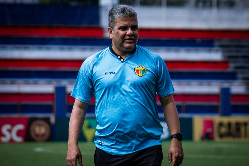 Técnico Marcelo Cabo ainda lamenta derrota do Brusque mas já pensa na Ponte Preta