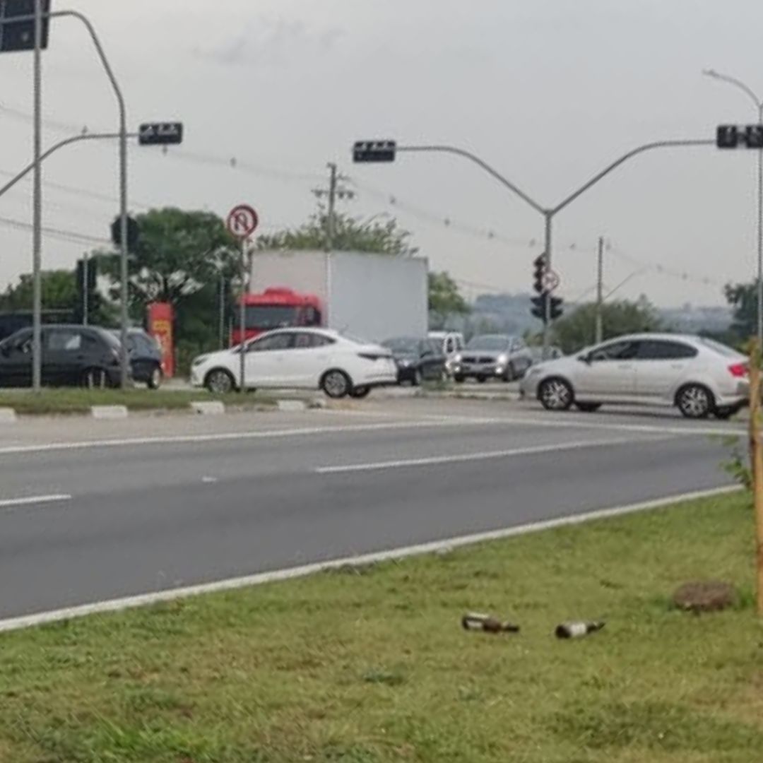 Tempestade de raios da madrugada desligou 13 semáforos em Campinas