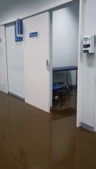Temporal derruba forro do teto e provoca alagamento no Hospital Mário Gatti