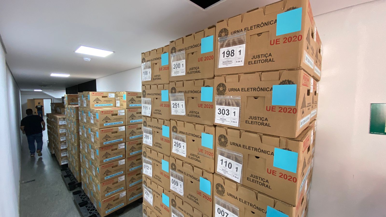 Urnas são transportadas para mais de 260 locais de votação em Campinas