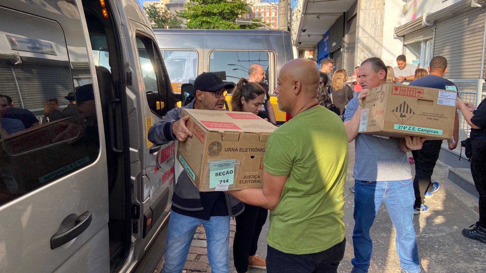 Urnas são transportadas para mais de 260 locais de votação em Campinas