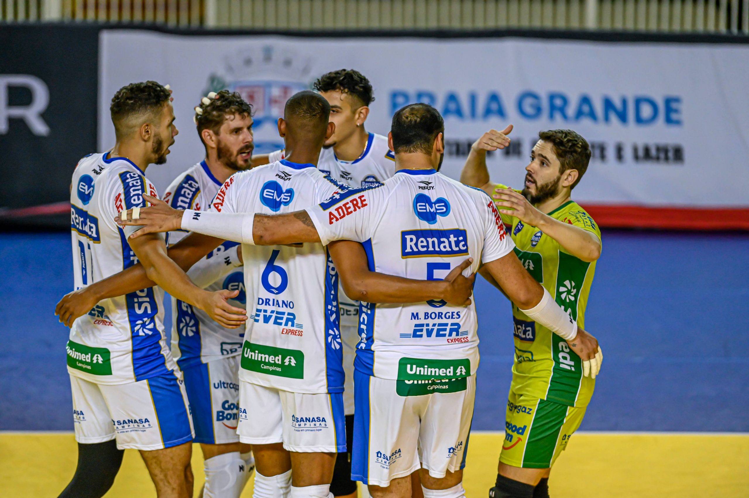 Vôlei Renata enfrenta Guarulhos pela semifinal do Paulista; CBN Campinas transmite o jogo