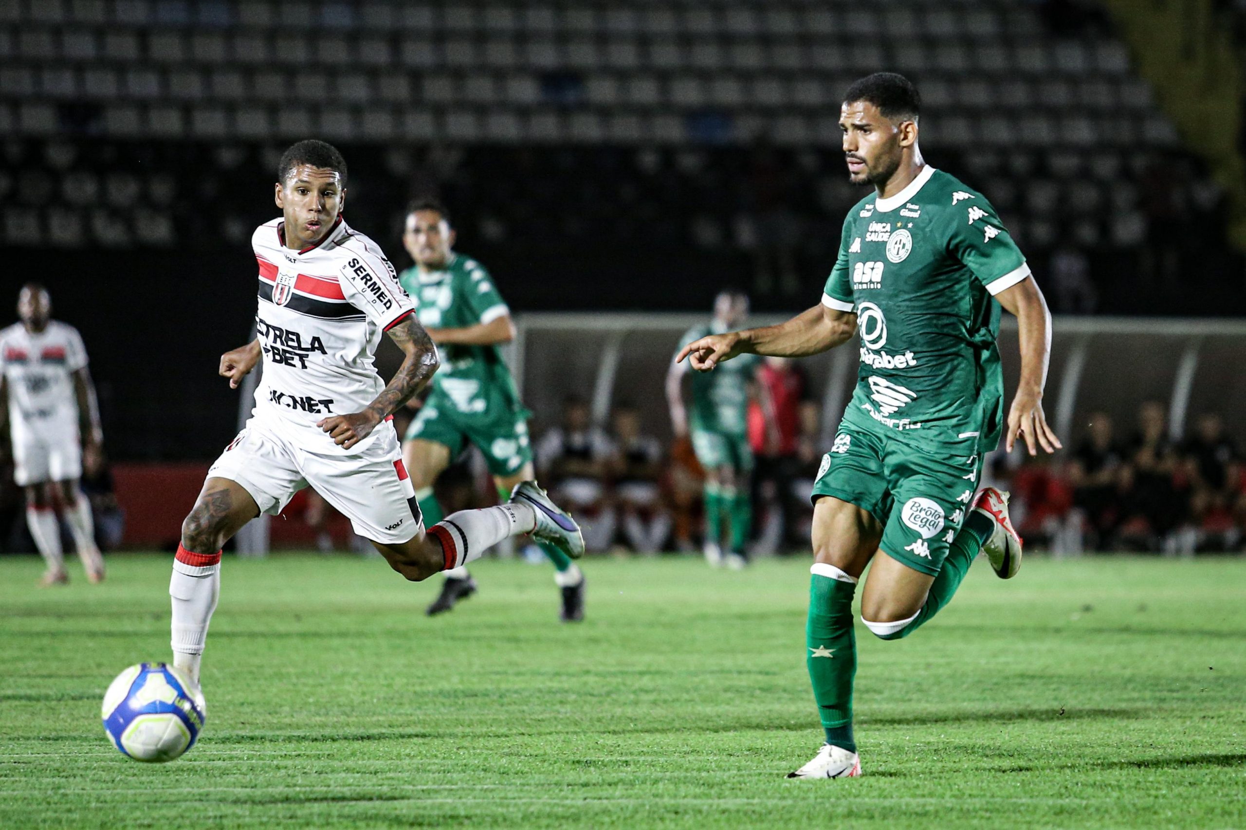 Com falha de Pegorari, Guarani leva virada do Botafogo e rebaixamento se aproxima