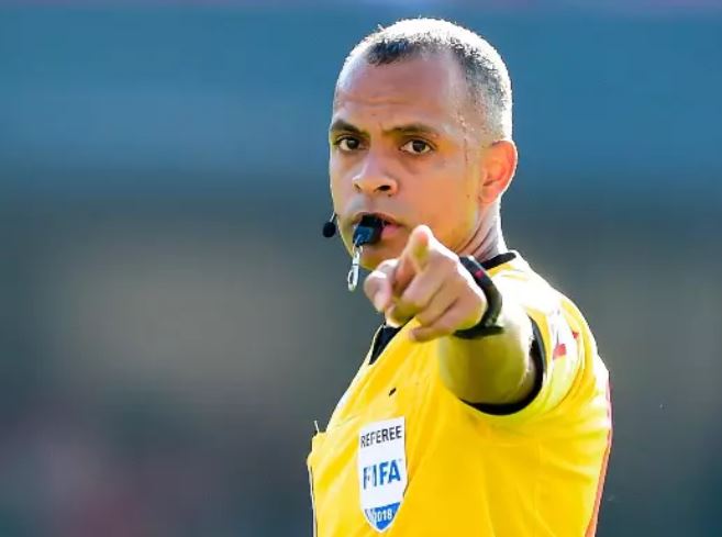 Wilton Pereira Sampaio será o árbitro do dérbi 208