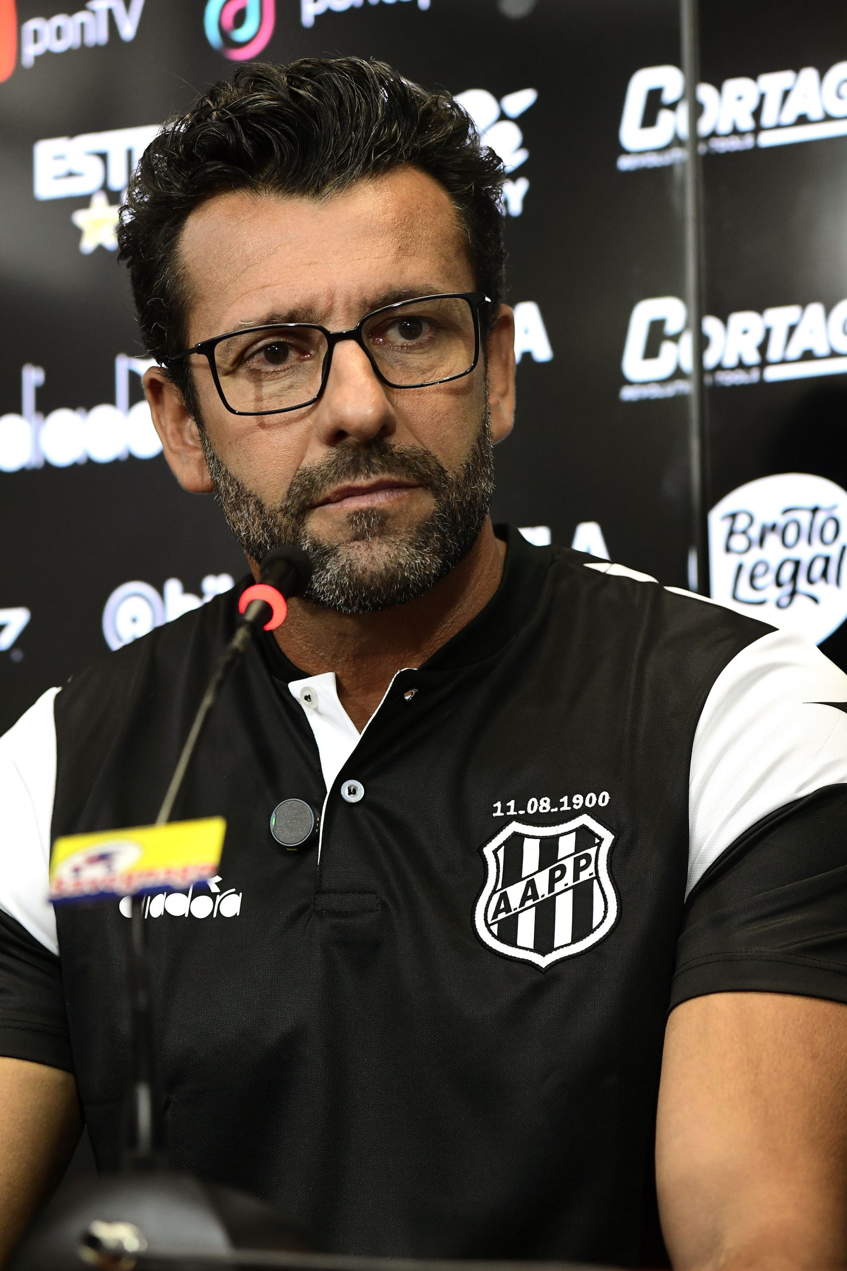 Alberto Valentim é anunciado e apresentado como novo técnico da Ponte Preta