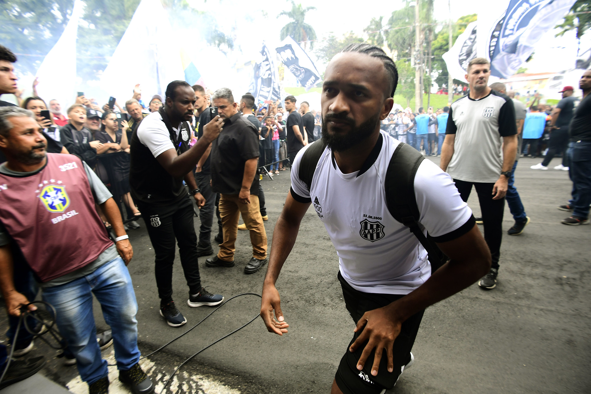 Artur passa por exames e deve ser a primeira contratação da Ponte Preta para 2025
