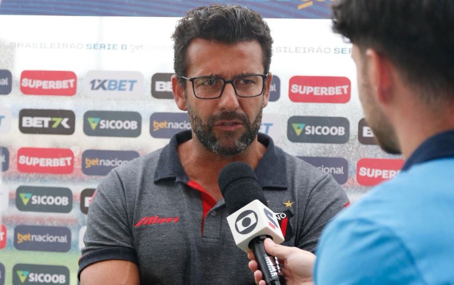 Brigatti confirma contratação de Alberto Valentim: “Vai chegar para agregar”