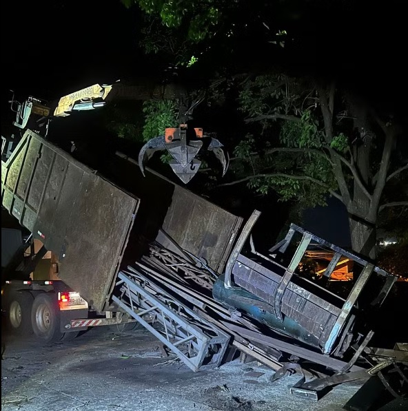 Homens são flagrados tentando furtar prensa em empresa abandonada de Limeira; um conseguiu escapar