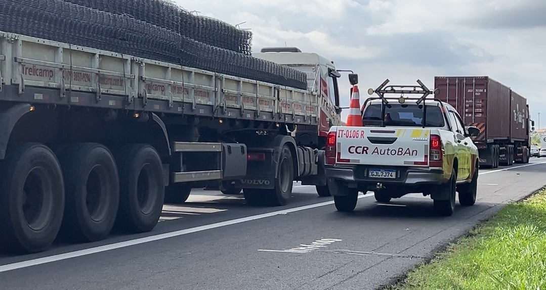 Nova quebra de máquina trava Rodovia dos Bandeirantes sentido São Paulo