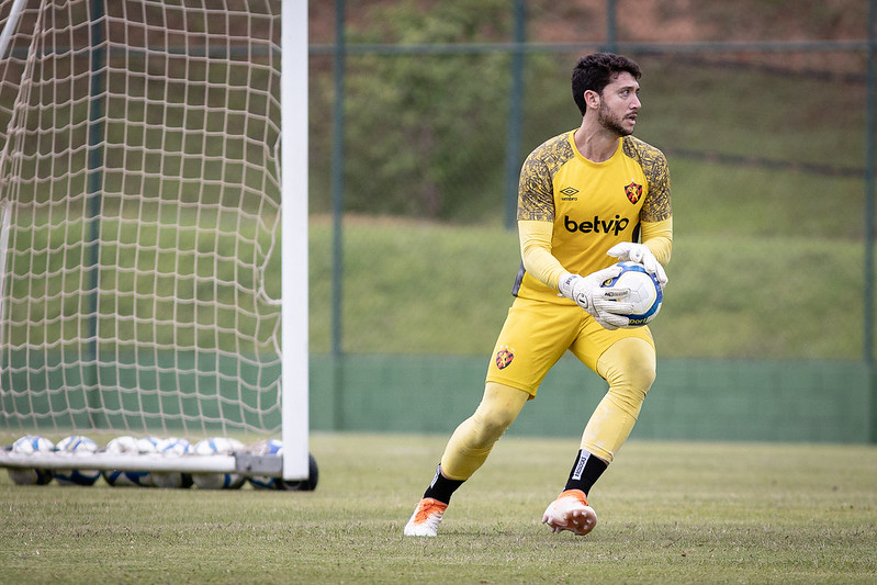 Otimista, Sport conta com ex-pontepretano Caíque França para conquistar a vitória no Moisés Lucarelli