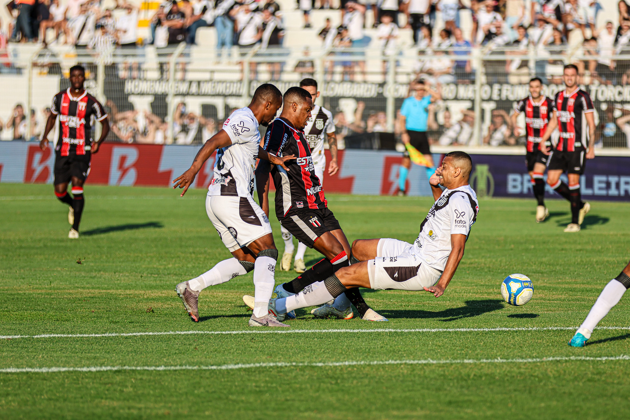 Ponte Preta é o segundo time com mais cartões vermelhos na Série B
