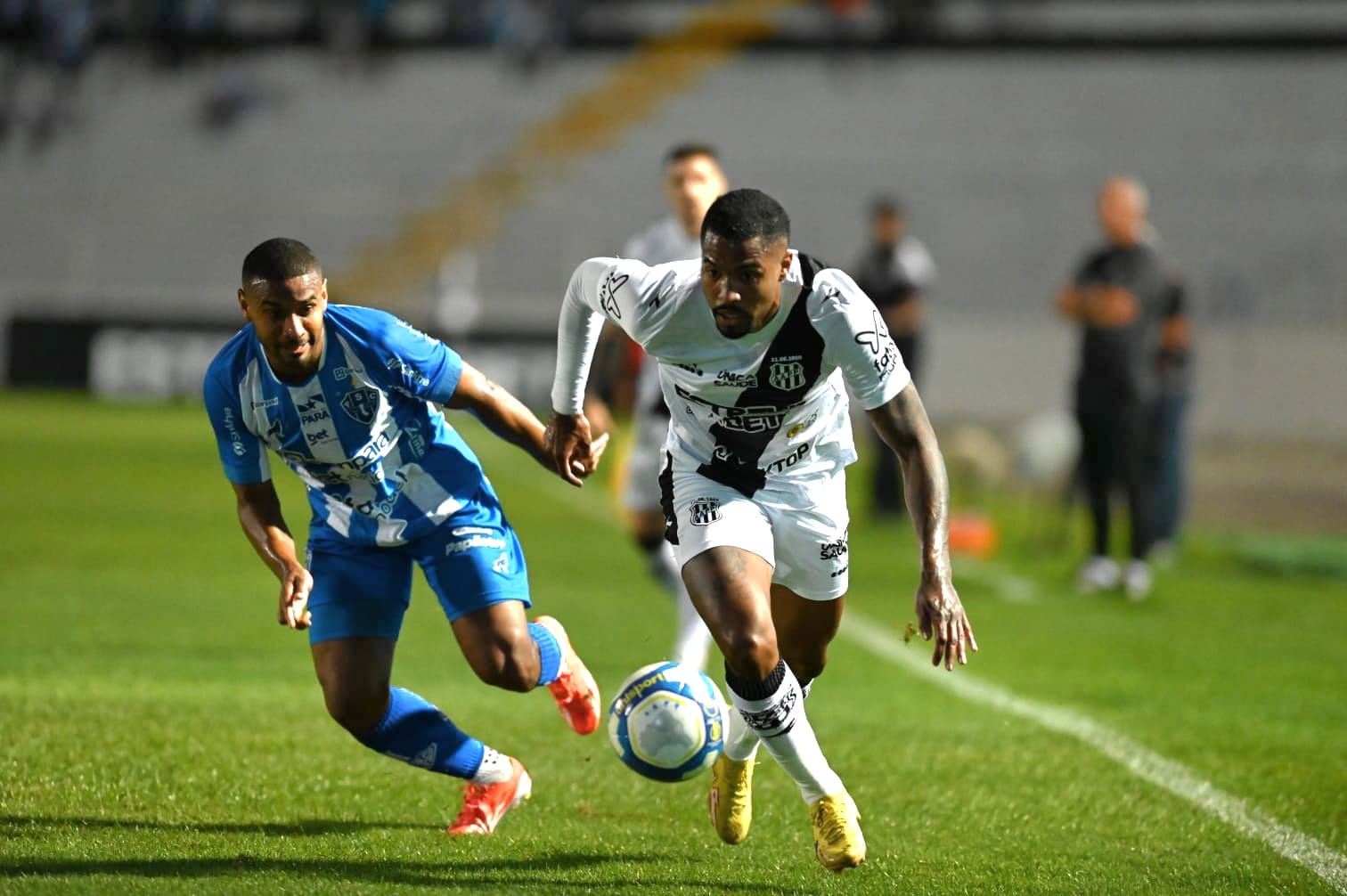 De virada, Ponte Preta perde para o Paysandu e entra na zona do rebaixamento da Série B