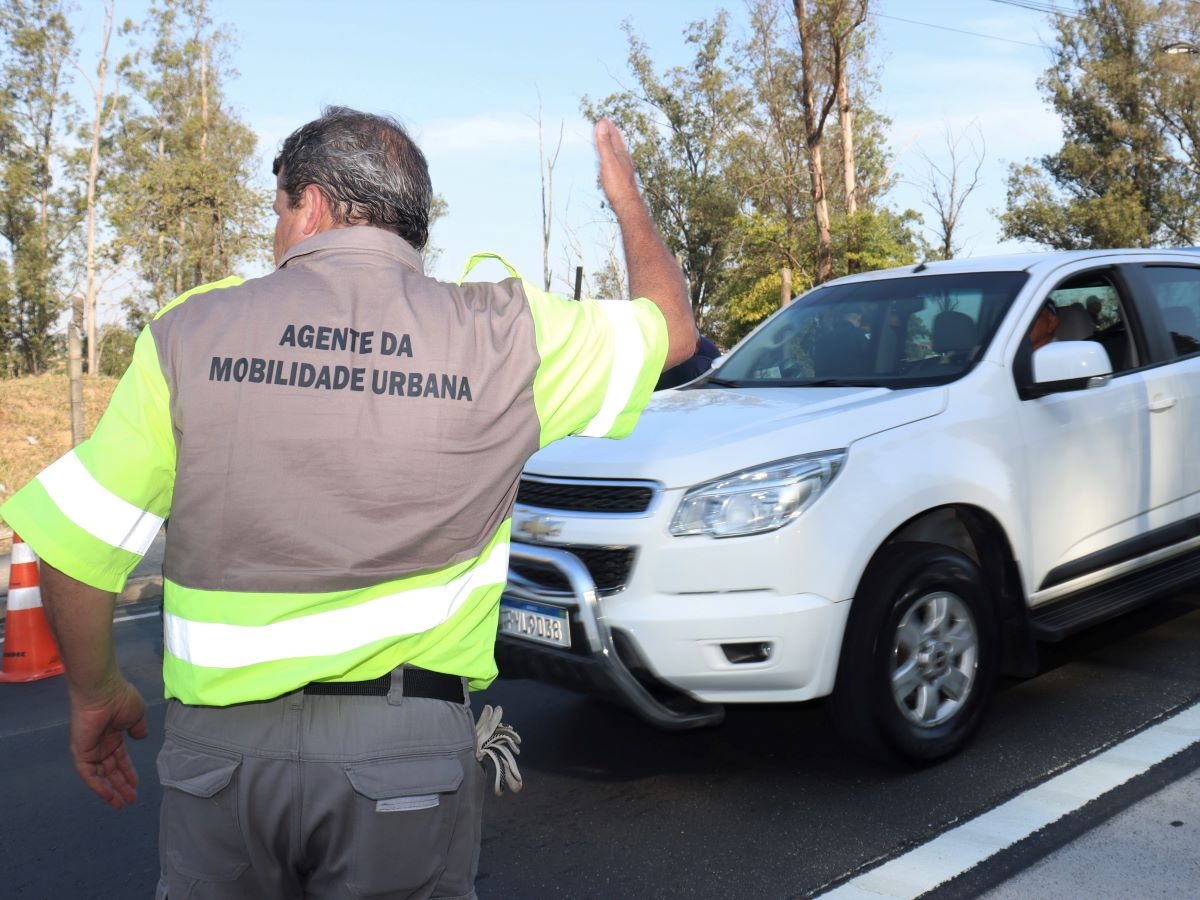 Obra da Sanasa provoca interdição na avenida Guarani nesta terça-feira