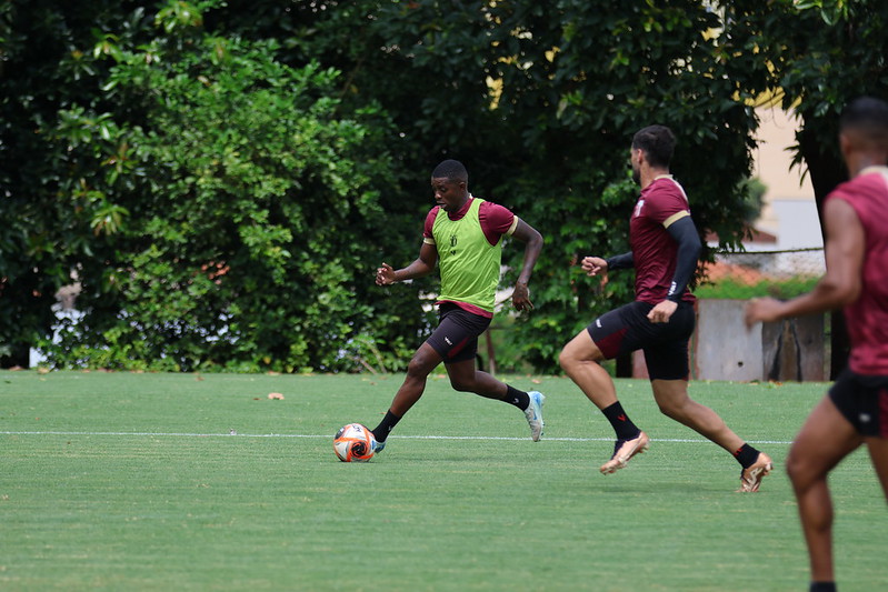 Antes da estreia contra o Guarani, Botafogo empata jogo-treino
