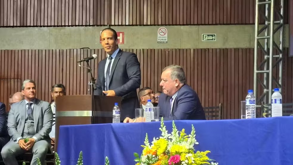 Durante posse em Limeira, Murilo Félix cita família e promete eficiência na gestão 