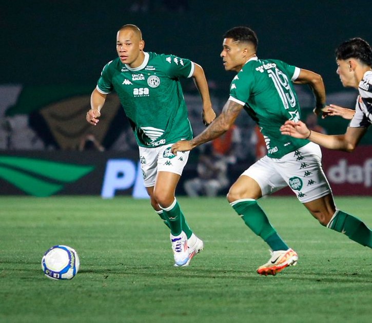 Guarani confirma empréstimo de João Victor e venda de Caio Dantas para Atlético-GO