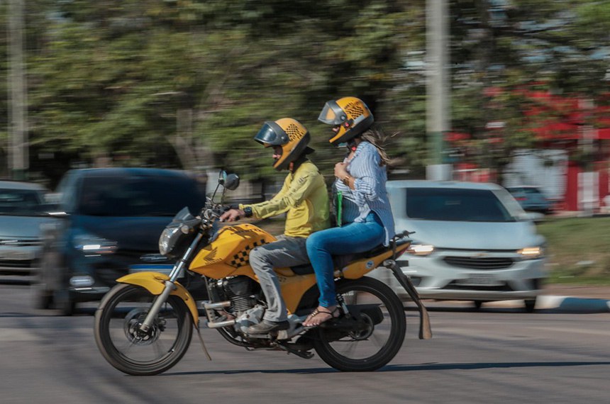 Mesmo vetado pelo município, serviço de mototáxi é prestado em Campinas