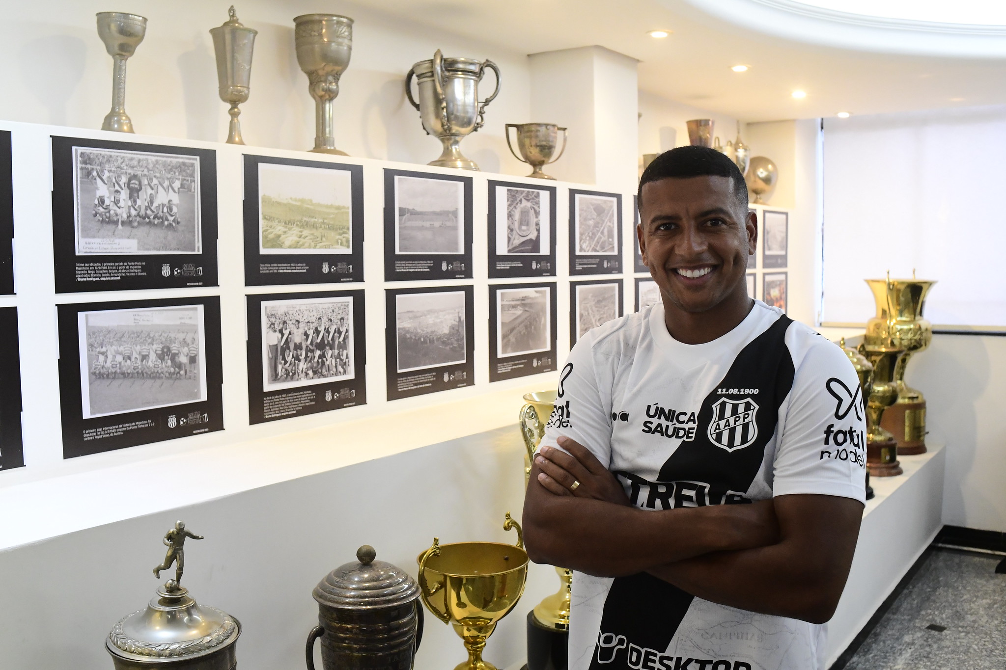 Ponte Preta registra quatro reforços e renovação contratual de Renato
