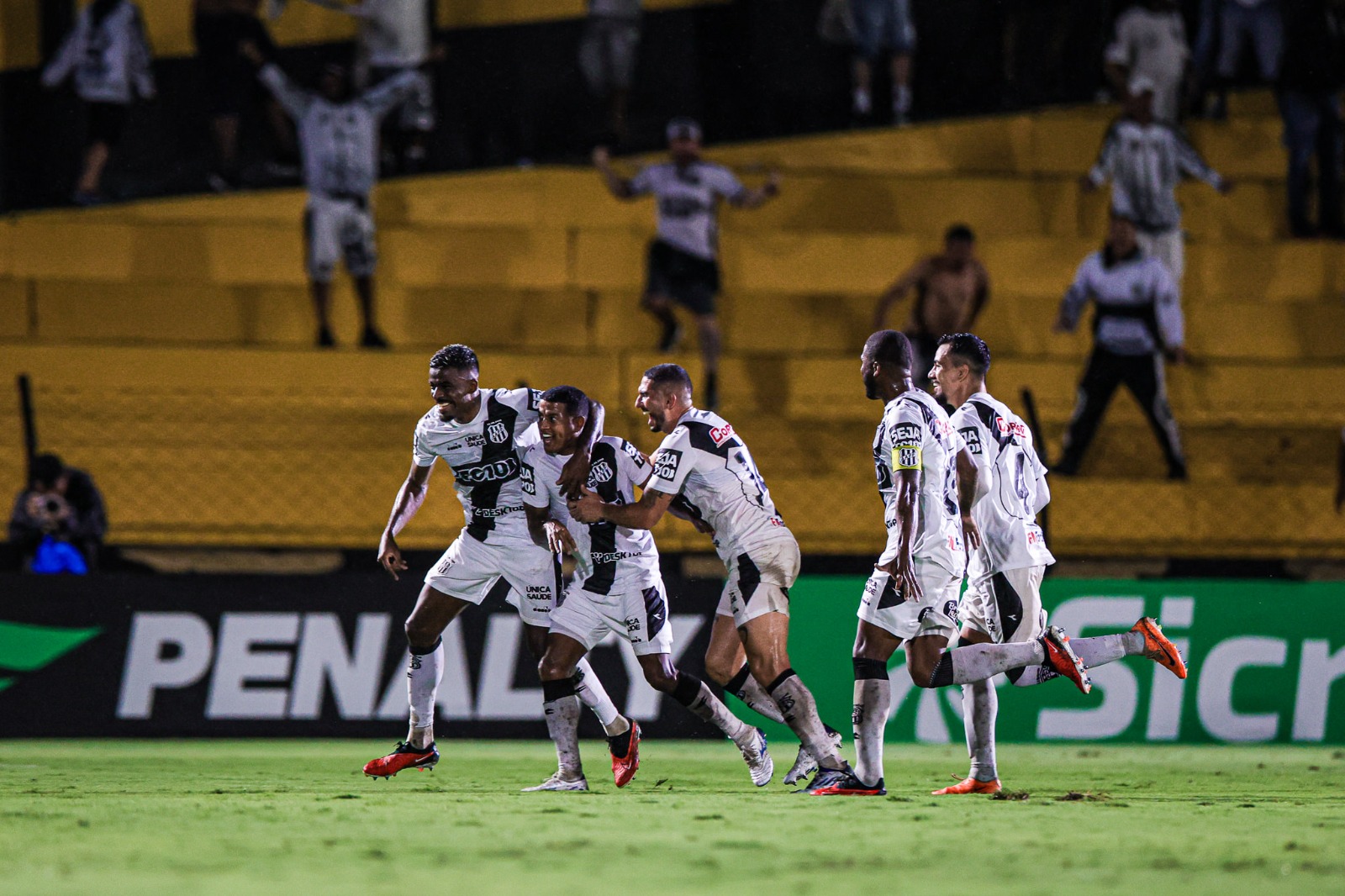 Guerreira, Ponte Preta suporta a pressão e vence o Novorizontino na estreia do Paulistão