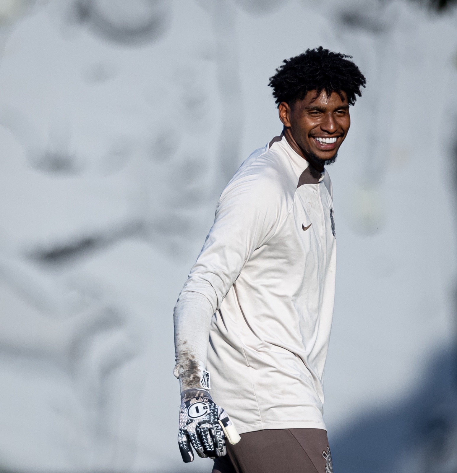 Goleiro do Corinthians, Hugo Souza fala em tirar lições de derrota em clássico