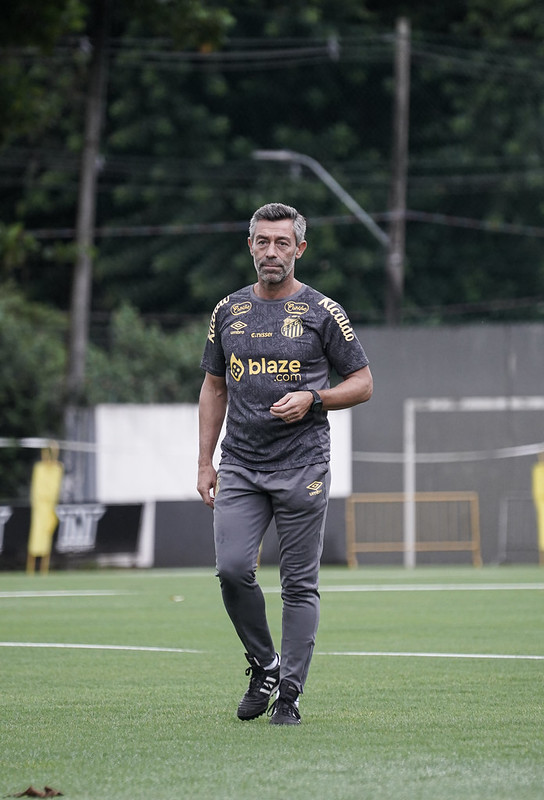 Negociação com Zé Rafael se encerra e frustra planos do Santos