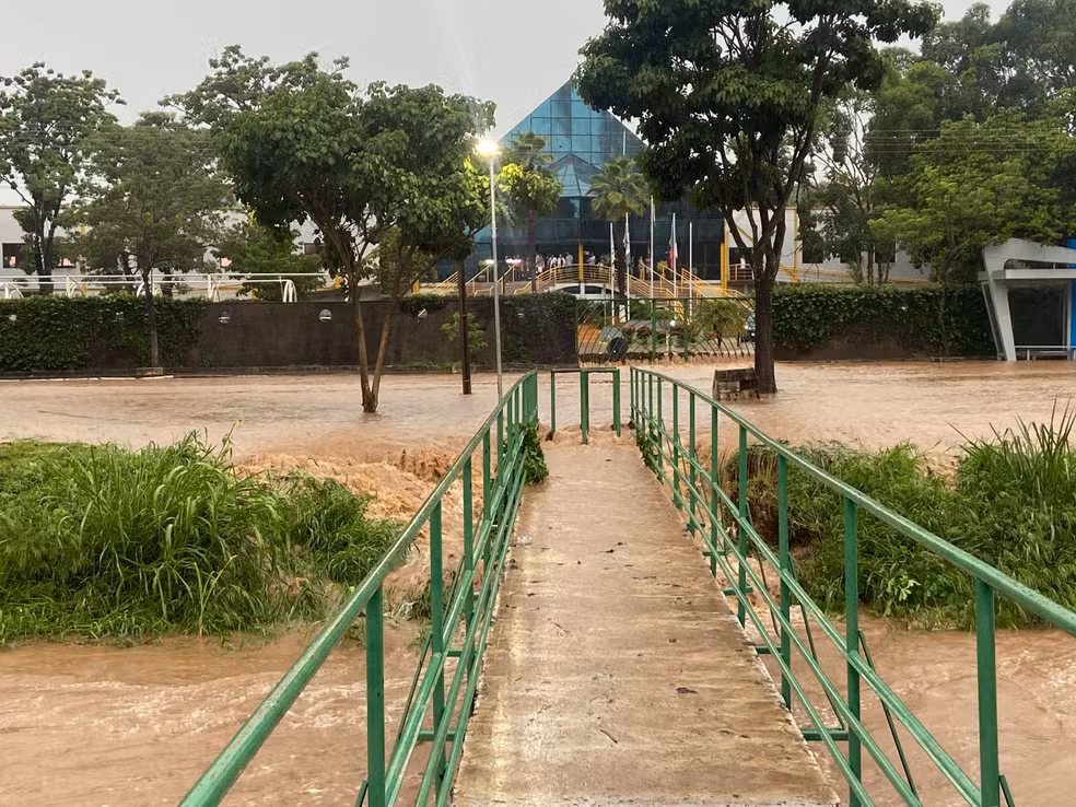 Temporal atinge cidades da região de Piracicaba e causa alagamentos