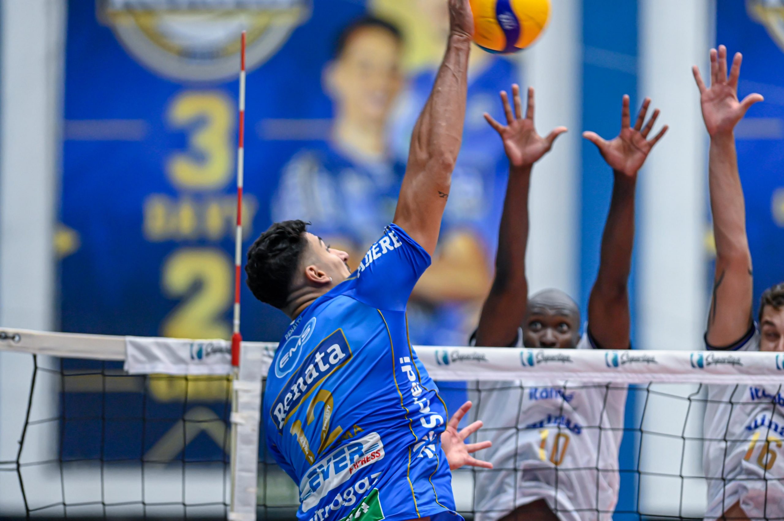 Após vitória contra o Minas, Vôlei Renata enfrenta o São José pela Superliga