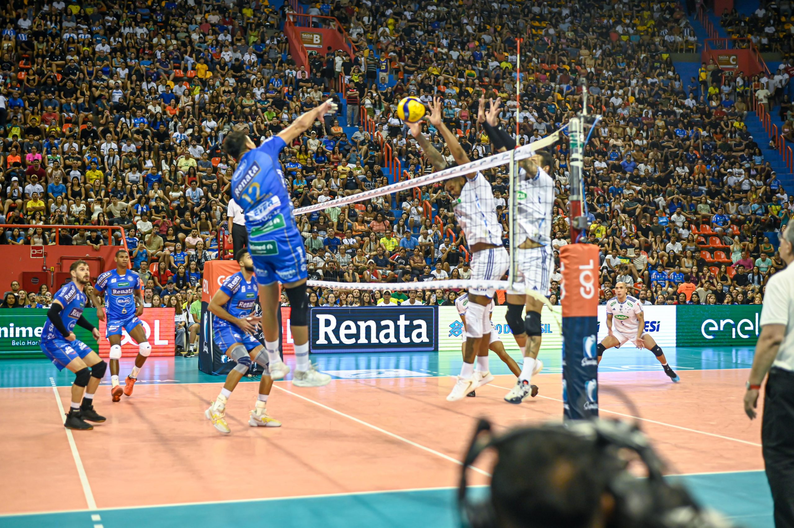 Com vitória arrasadora em cima do Cruzeiro, Vôlei Renata retorna para vice-liderança da Superliga