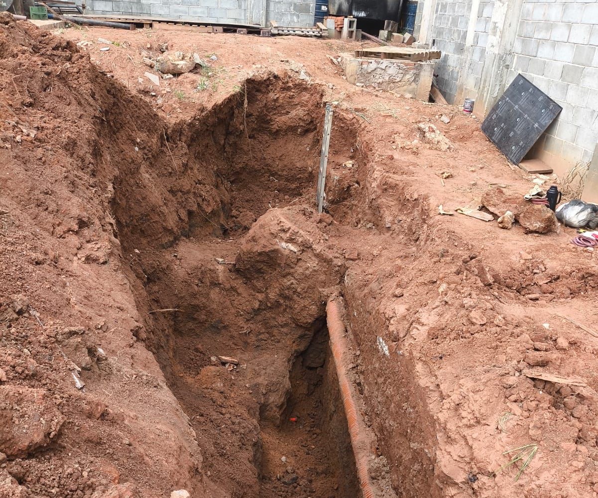 Deslizamento de terra soterra homem em Nova Odessa; bombeiros fizeram o resgate