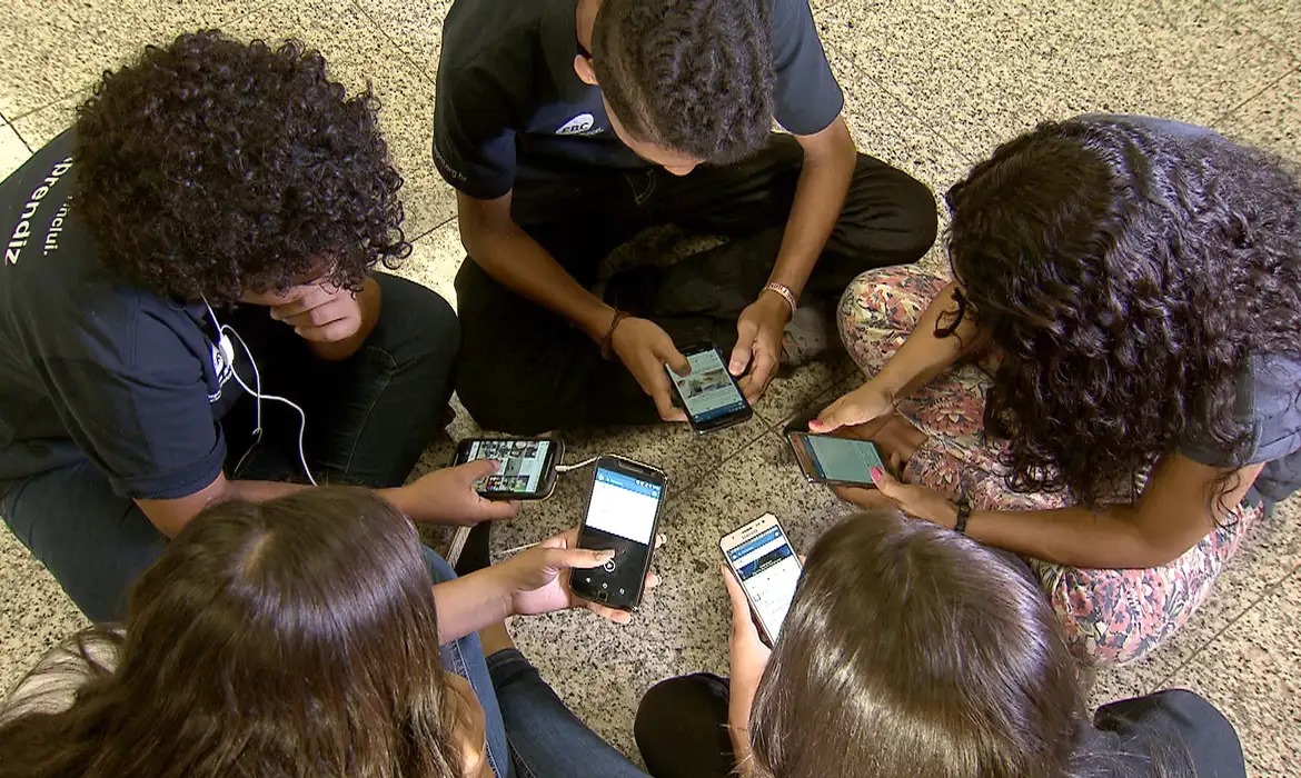 Novo serviço da Polícia Militar bloqueia celular roubado usando recurso do Google
