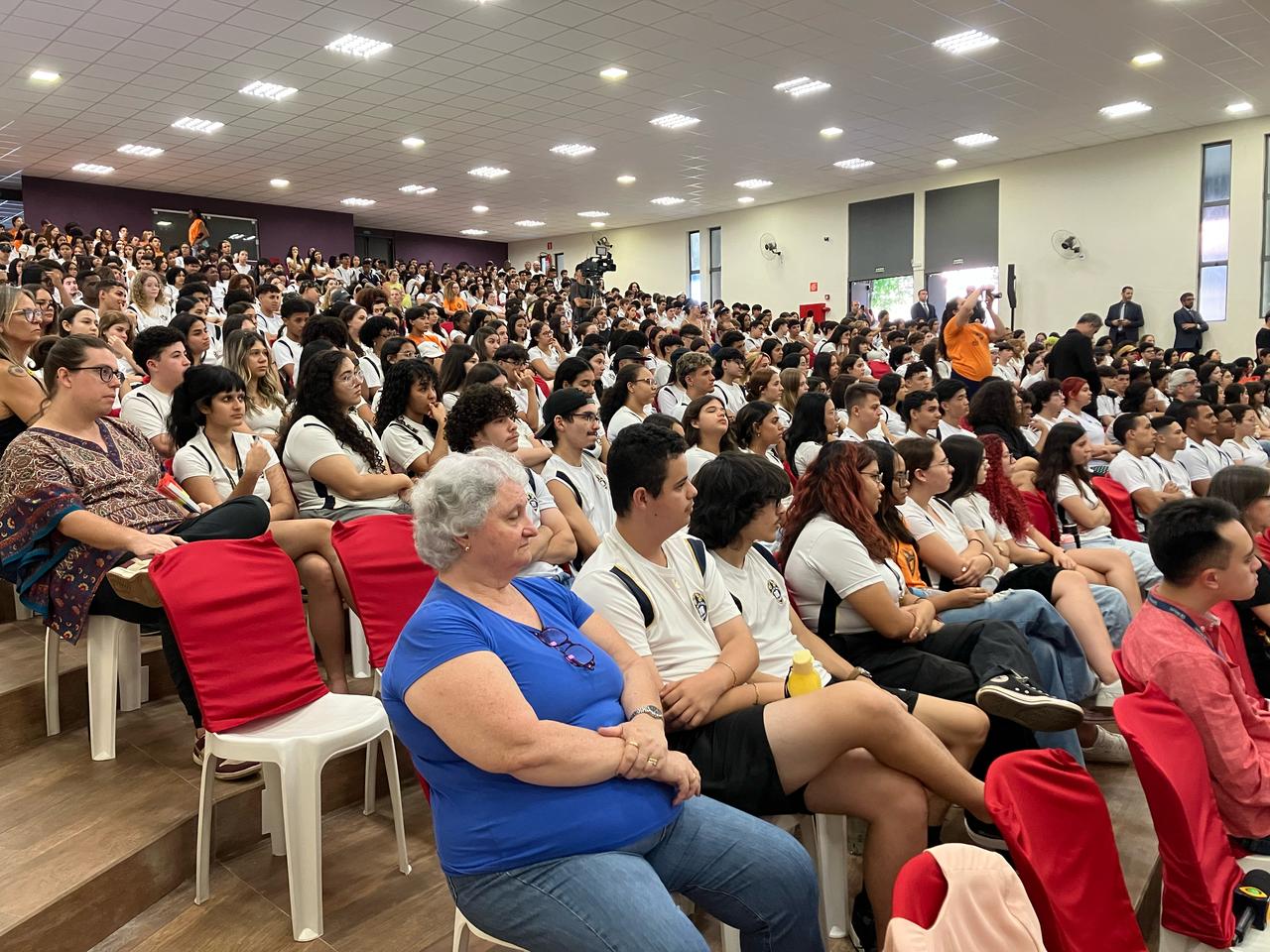 Ministro Barroso palestra para estudantes da rede pública de Campinas