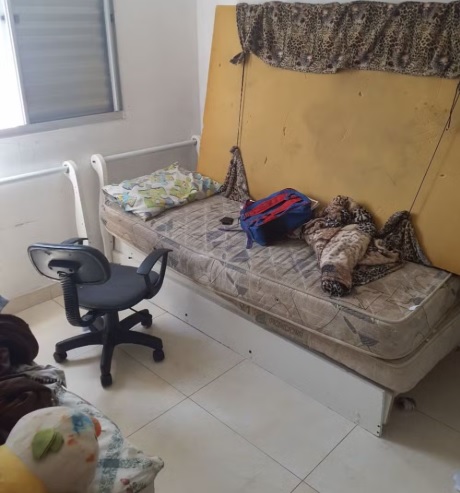 Mulher que deixou filho de 7 anos em casa por três dias é liberada após audiência de custódia