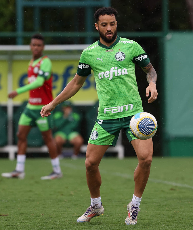 Palmeiras volta aos trabalhos e Felipe Anderson pode ser a novidade para o Dérbi