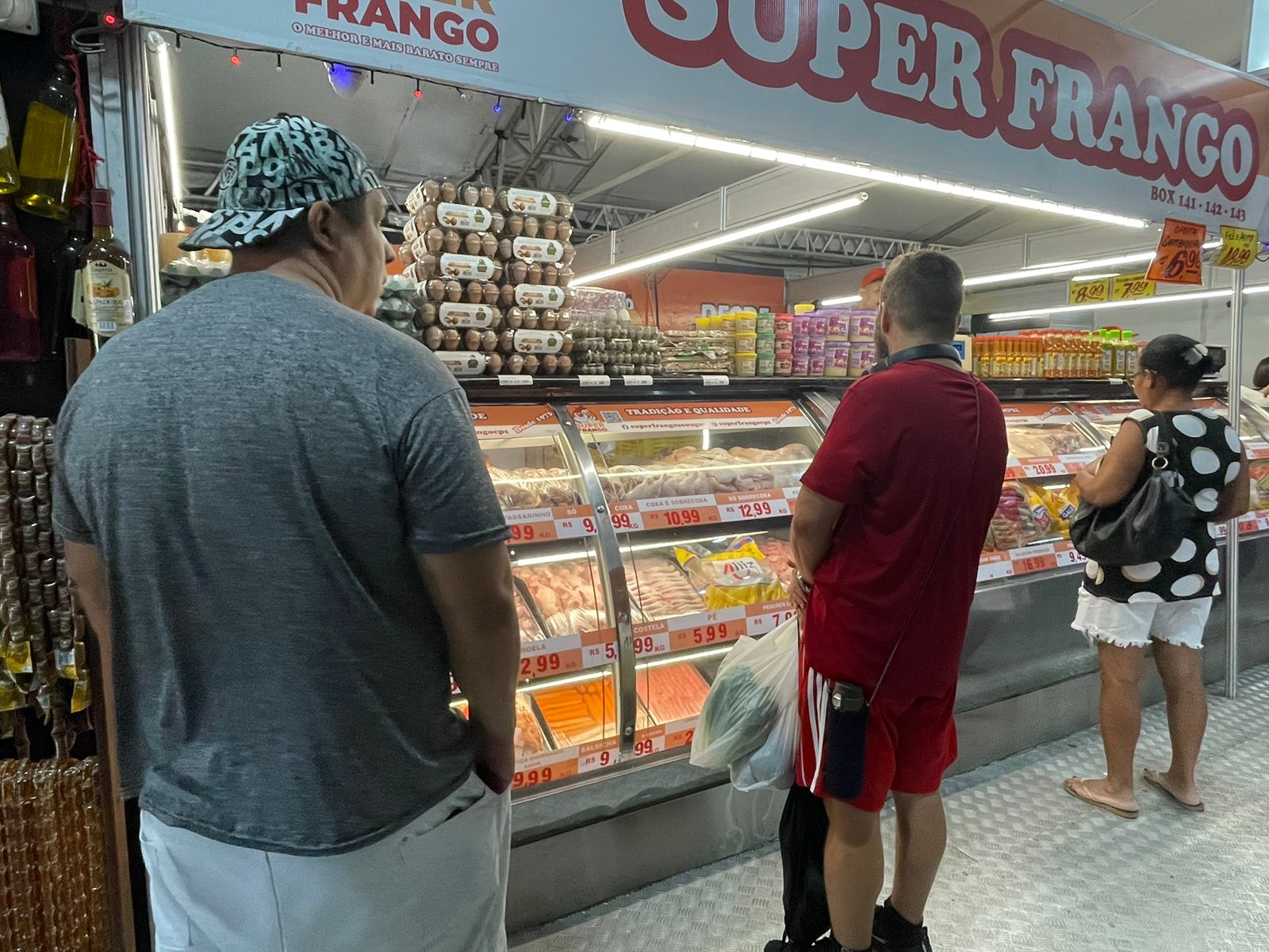 Preço dos alimentos continua em alta e pesa no bolso dos consumidores