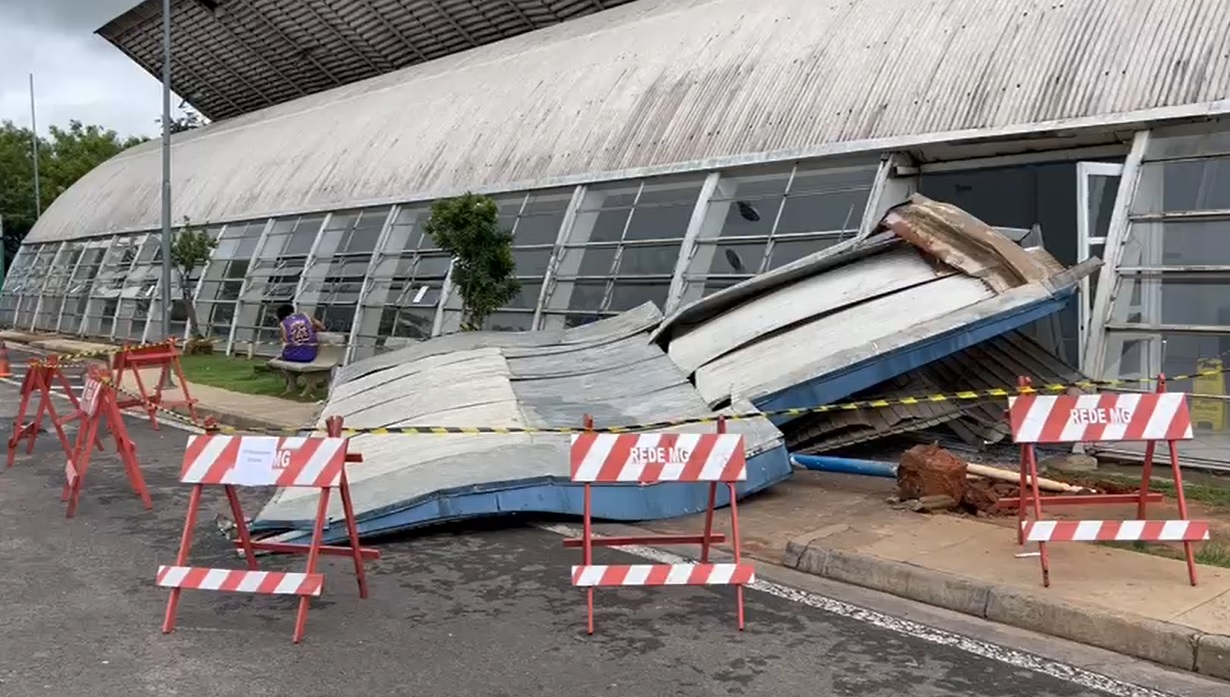 Entrada da UPA Campo Grande segue fechada após caminhão de lixo bater em proteção