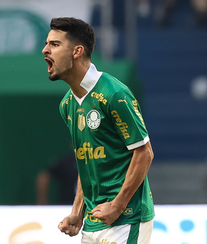 Flaco López fica fora do banco de reservas em Dérbi e gera questionamentos a Abel Ferreira