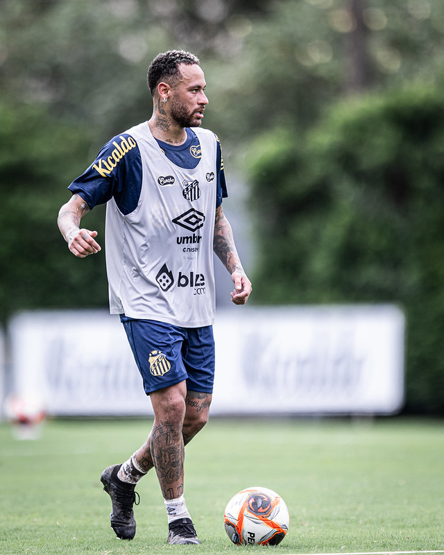 Neymar está regularizado no BID e poderá estrear contra o Botafogo-SP nesta quarta-feira
