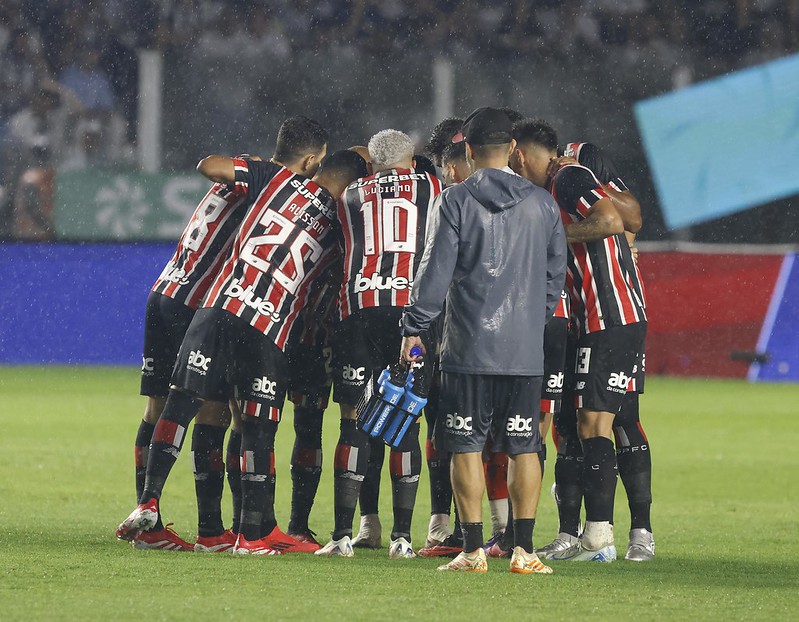 Técnico Zubeldía pede atenção à maratona de jogos do São Paulo