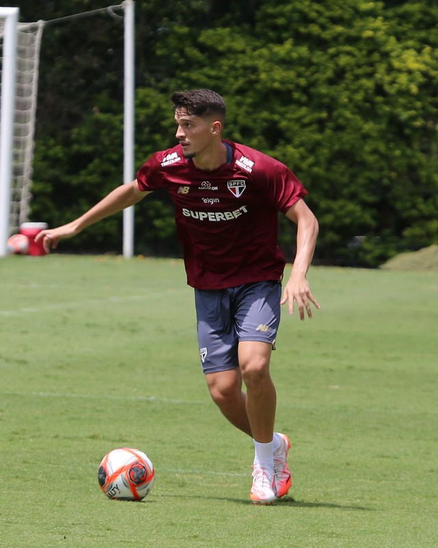 São Paulo confirma lesão de meio-campo Pablo Maia
