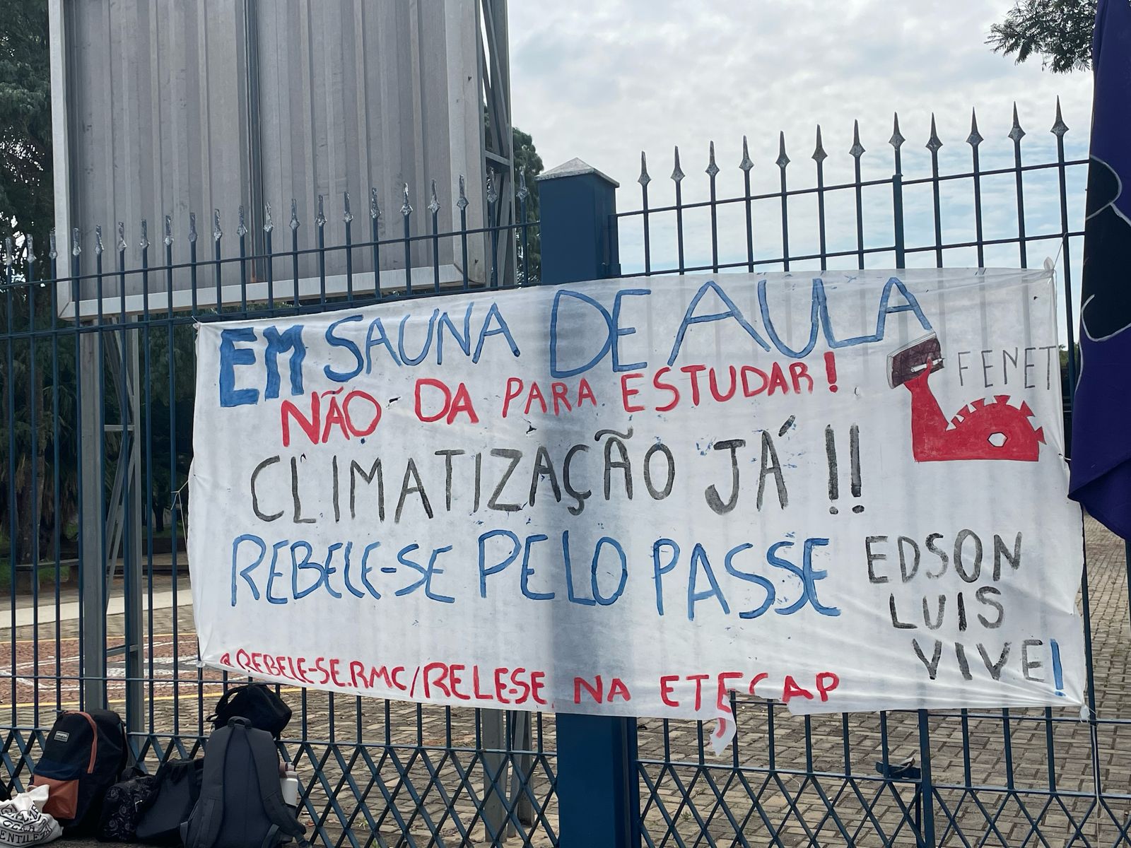 Estudantes protestam por falta de climatização e calor intenso na Etecap