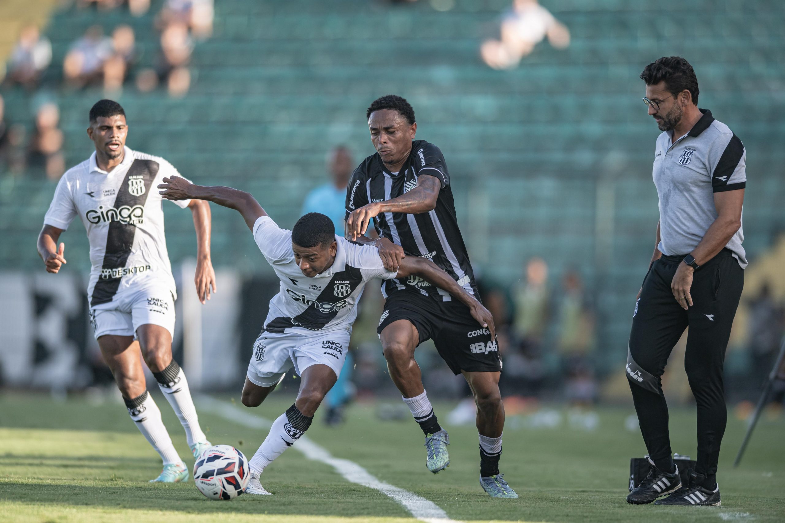 Alberto Valentim avalia estreia da Ponte Preta com empate contra o Figueirense