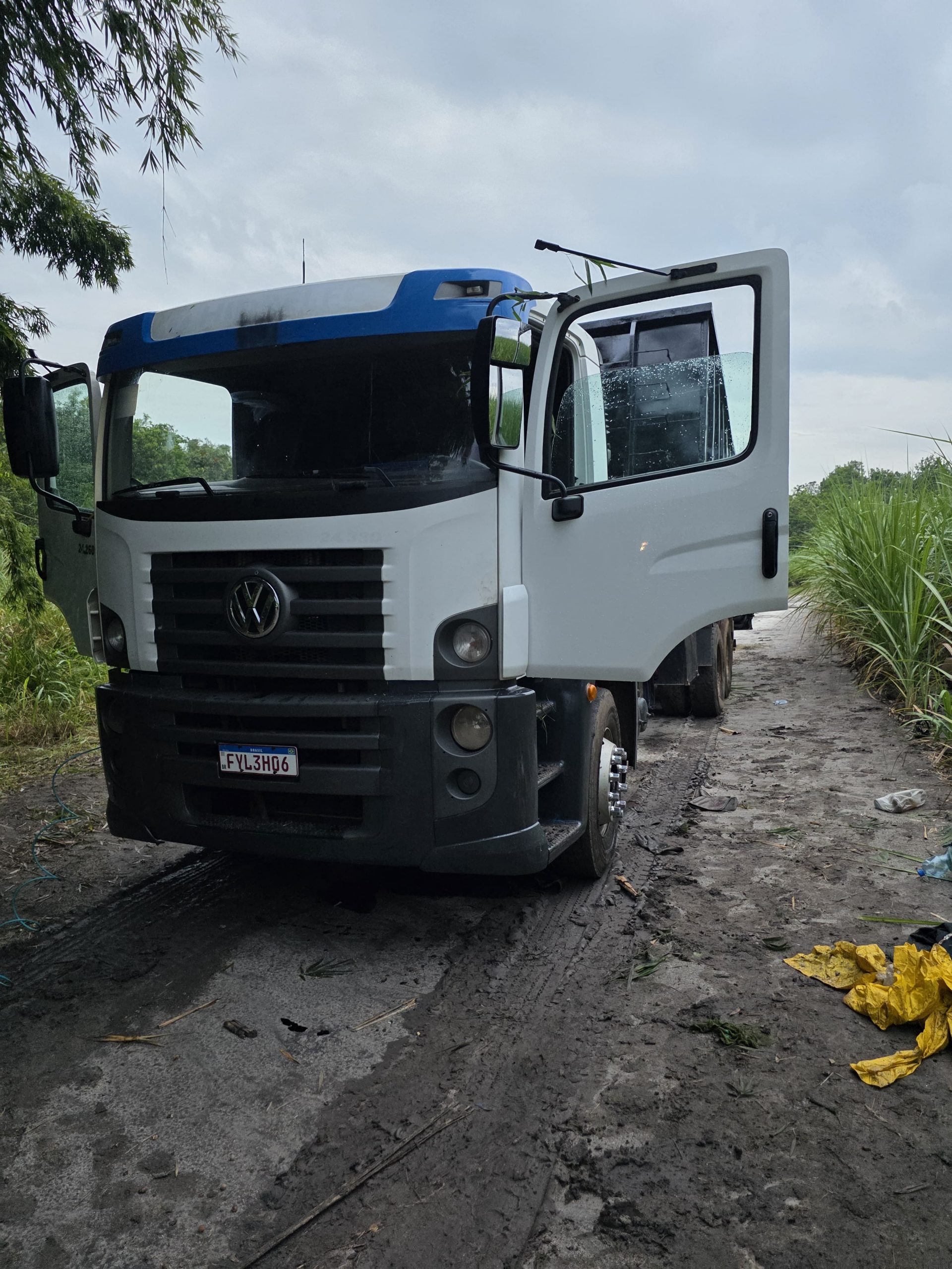 Caminhão furtado em Campinas é recuperado em canavial de Jaguariúna
