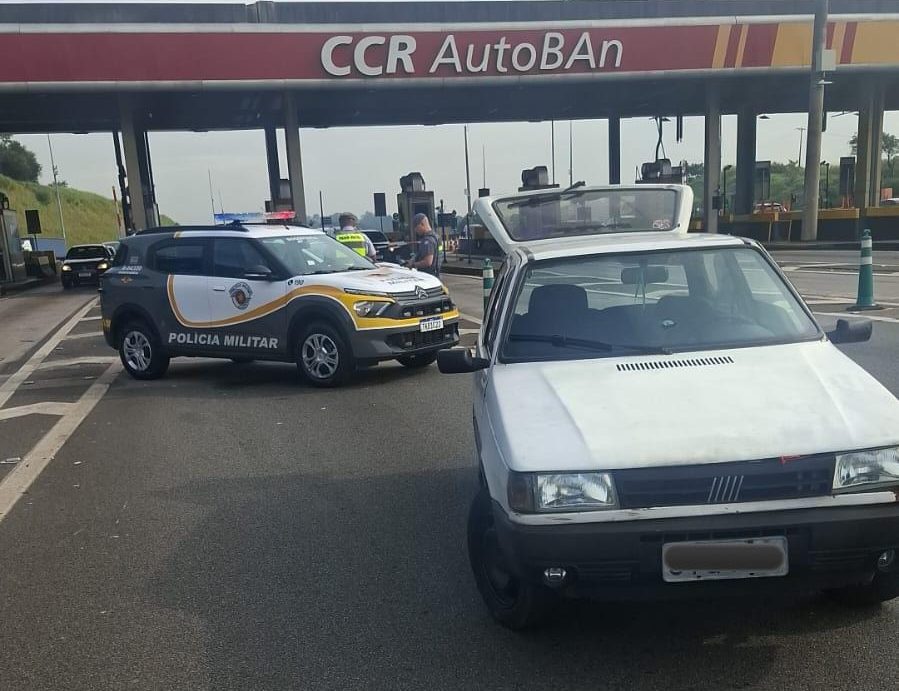 Carro com quase R$ 6 mil em multas é apreendido na Bandeirantes; condutor foi preso