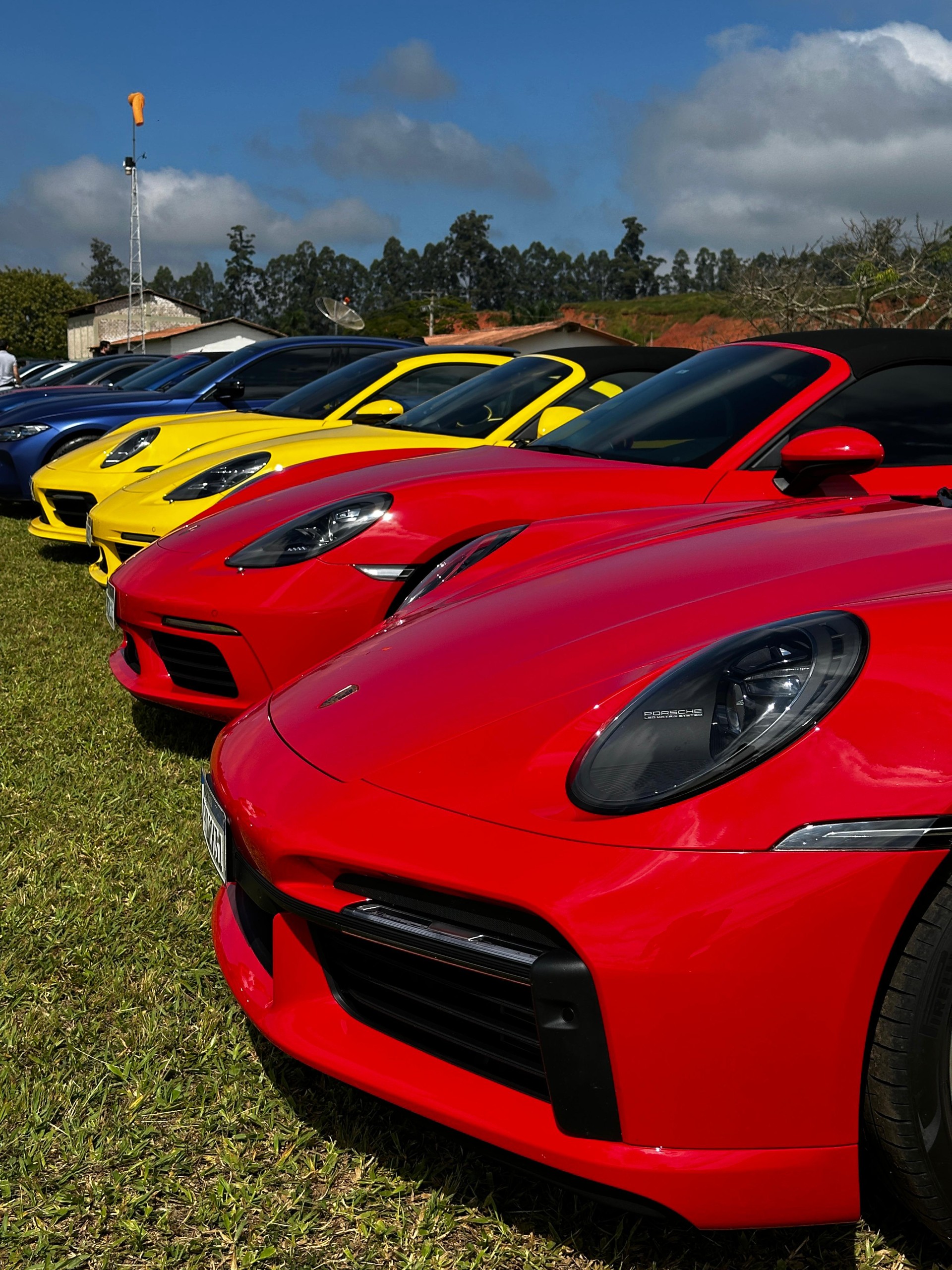 Encontro de carros esportivos em Americana vai arrecadar alimentos