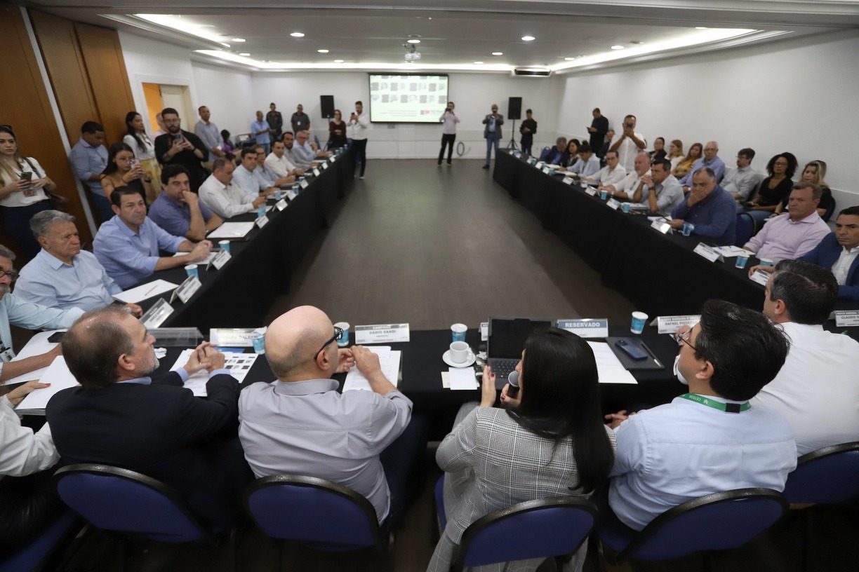 Estado reúne municípios da RMC para discutir gestão integrada de resíduos