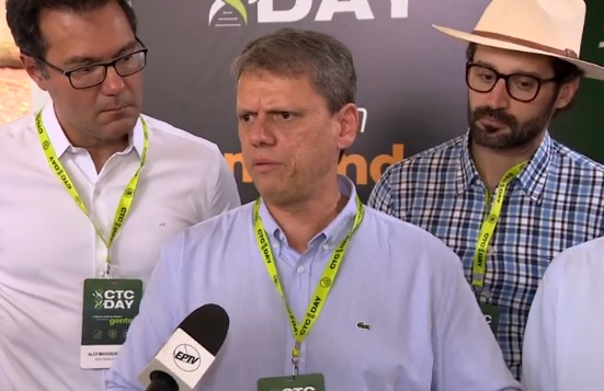 Governador Tarcísio anuncia fim do plano para novos pedágios na Rodovia Luiz de Queiroz