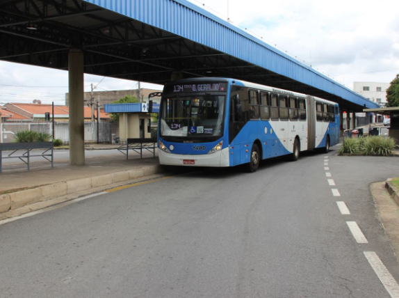 Ônibus em Campinas circulam normalmente na manhã desta segunda-feira