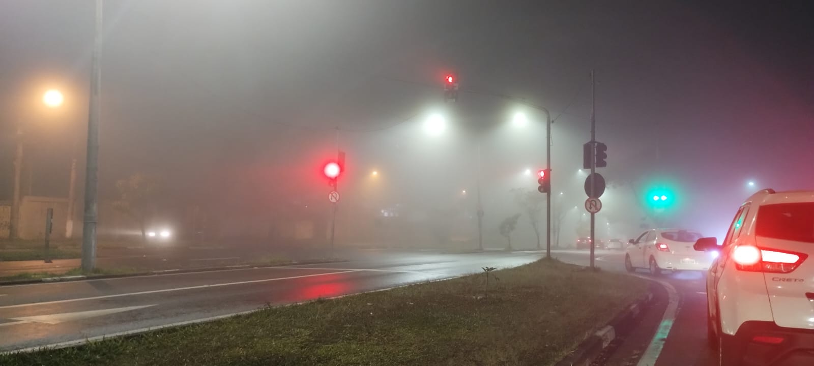 Névoa e chuva fraca mudam cenário do amanhecer em Campinas nesta sexta-feira