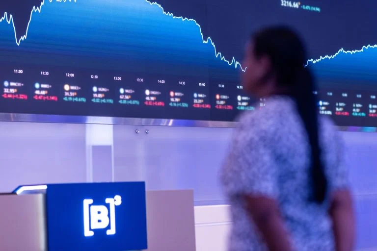 Levantamento da B3 aponta recorde de mulheres investidoras com alta de 7%