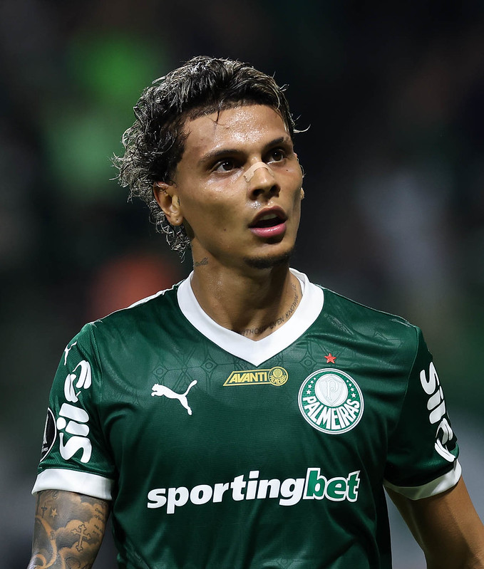 Técnico Abel Ferreira sai em defesa de Richard Ríos após comemoração polêmica no Palmeiras